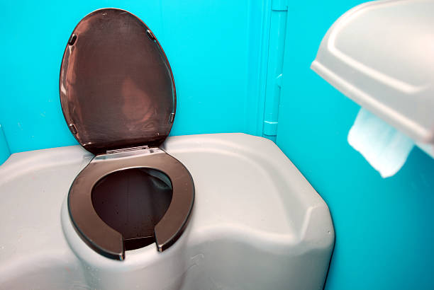 Best Luxury portable toilet rental  in Cedar Rapids, IA