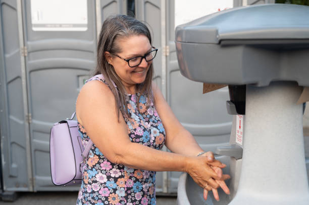 Best Porta potty delivery and setup  in Cedar Rapids, IA